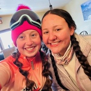 Meet your Posher, Claire